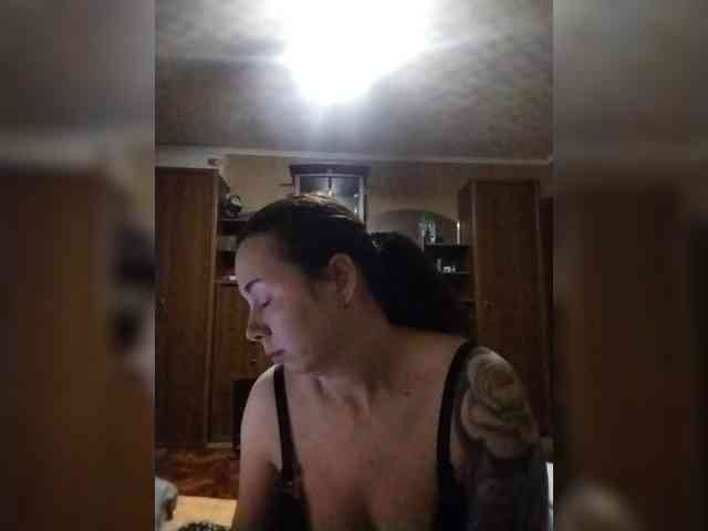 Lily6661 webcam