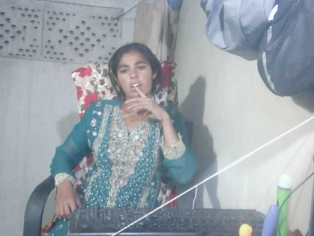 Maria-Khan-Hot-Room webcam