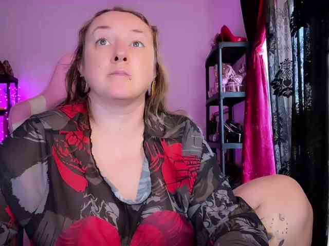 NylonQueen webcam