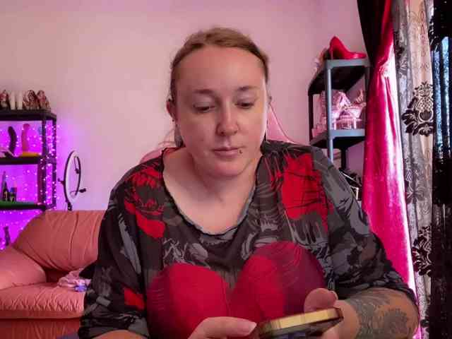 NylonQueen webcam