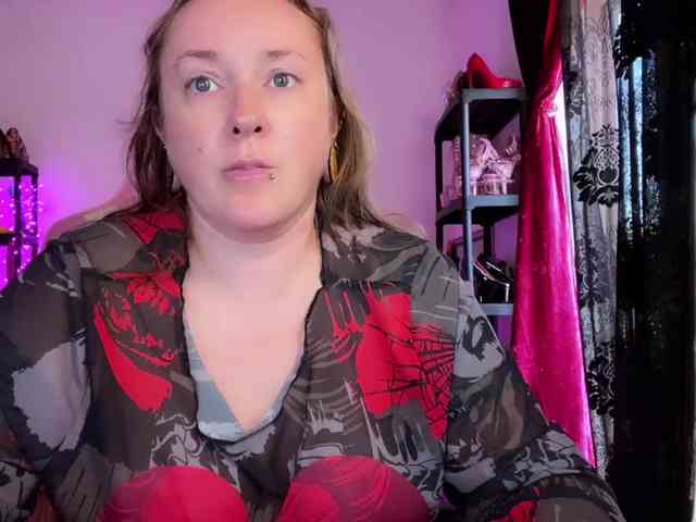 NylonQueen webcam