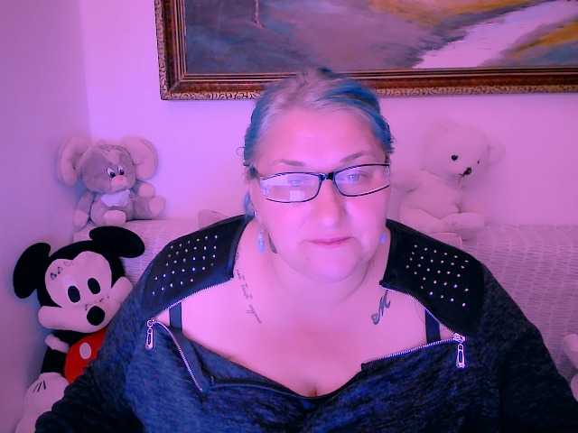 MarryBigBoobs1 webcam