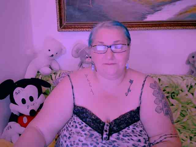 MarryBigBoobs1 webcam