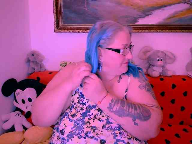 MarryBigBoobs1 webcam