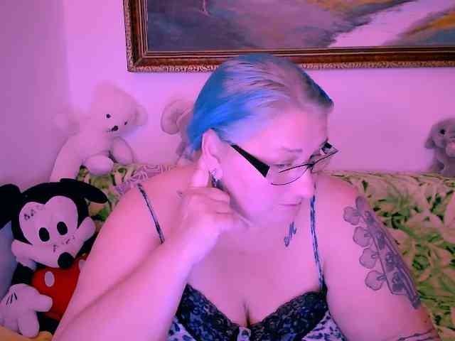 MarryBigBoobs1 webcam