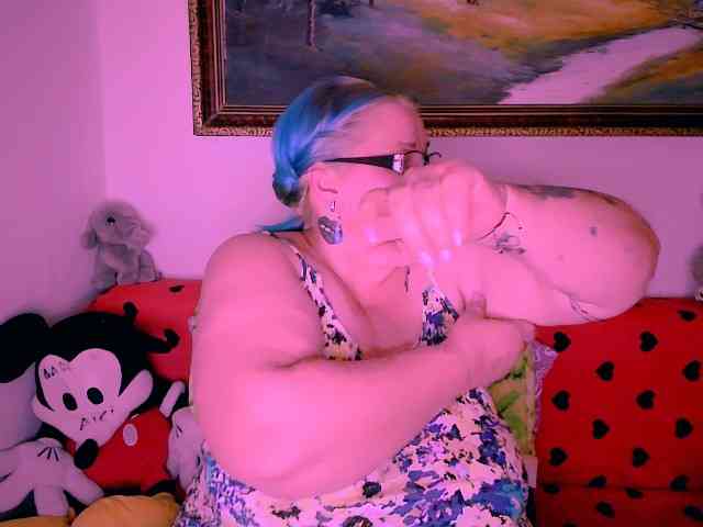 MarryBigBoobs1 webcam