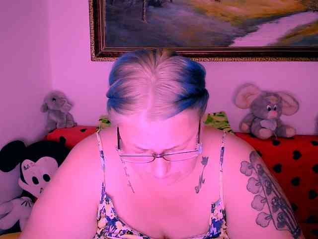 MarryBigBoobs1 webcam