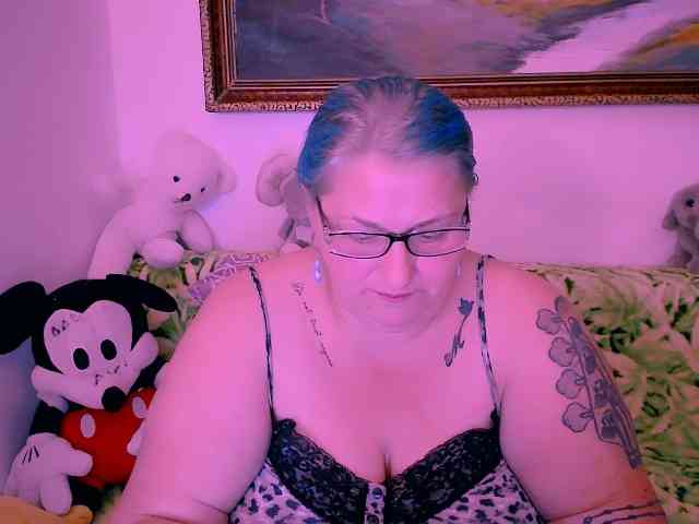 MarryBigBoobs1 webcam