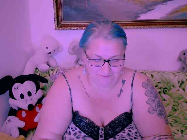 MarryBigBoobs1 webcam