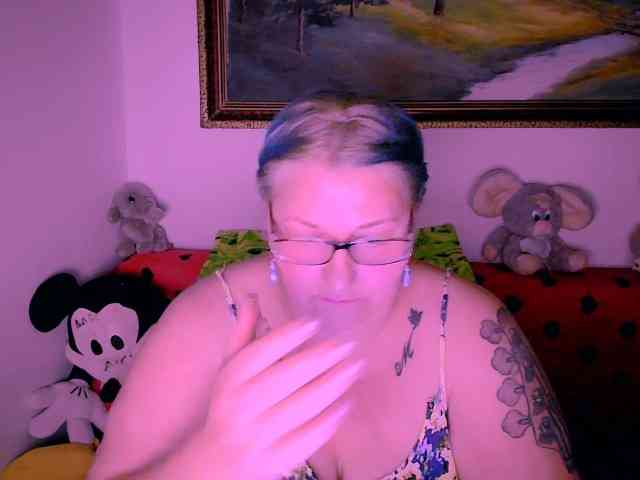 MarryBigBoobs1 webcam