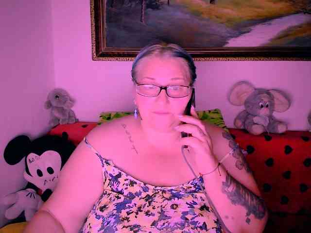 MarryBigBoobs1 webcam