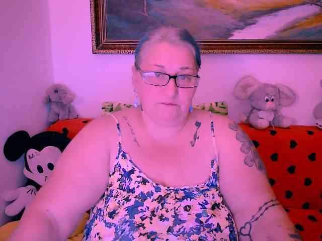 MarryBigBoobs1 webcam