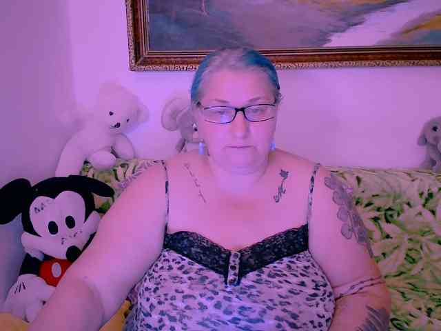 MarryBigBoobs1 webcam