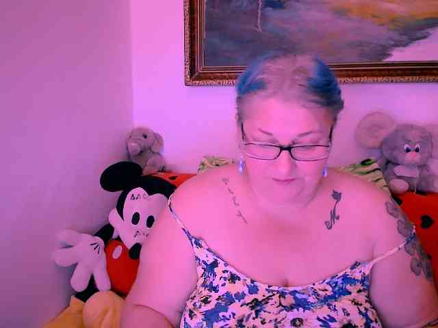 MarryBigBoobs1 webcam