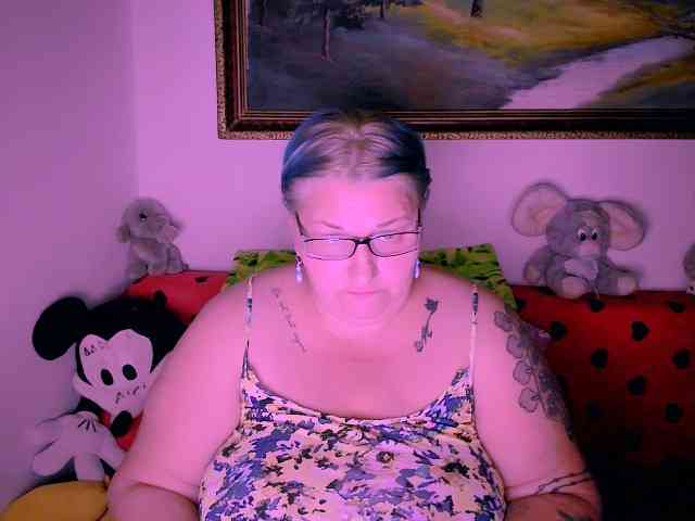 MarryBigBoobs1 webcam