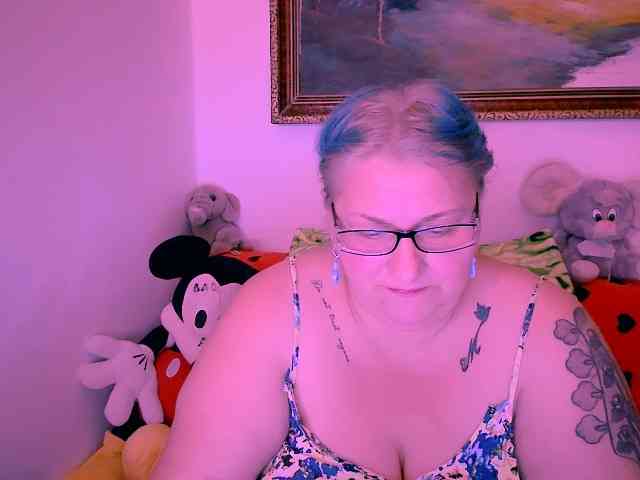 MarryBigBoobs1 webcam