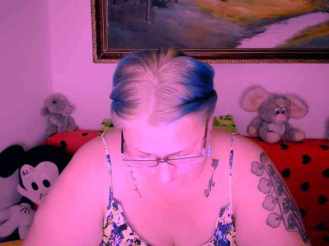 MarryBigBoobs1 webcam