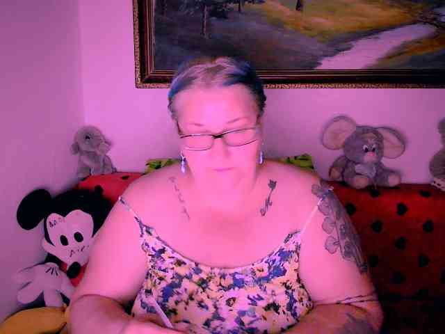 MarryBigBoobs1 webcam