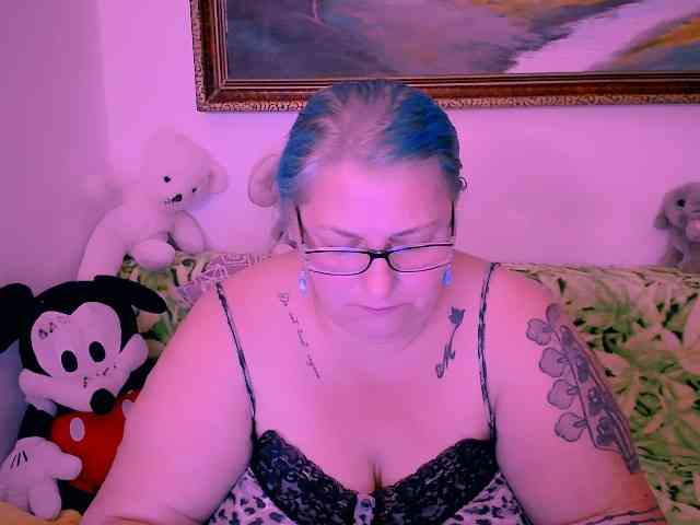 MarryBigBoobs1 webcam