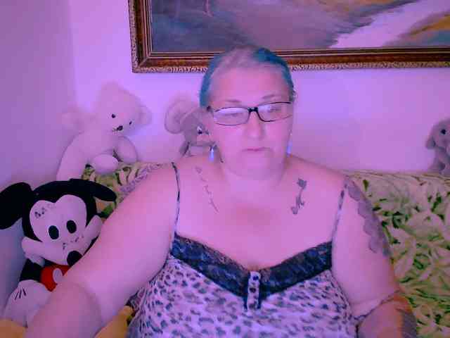 MarryBigBoobs1 webcam