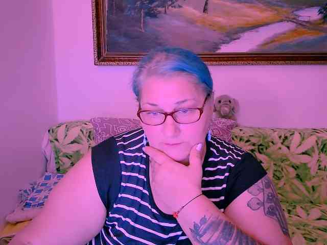 MarryBigBoobs1 webcam