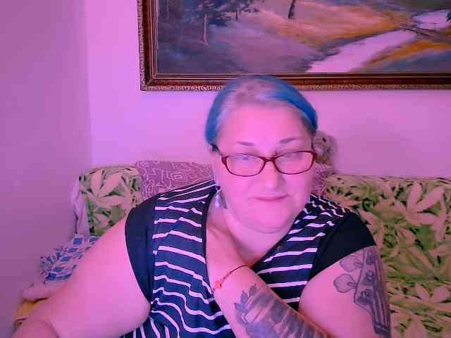 MarryBigBoobs1 webcam