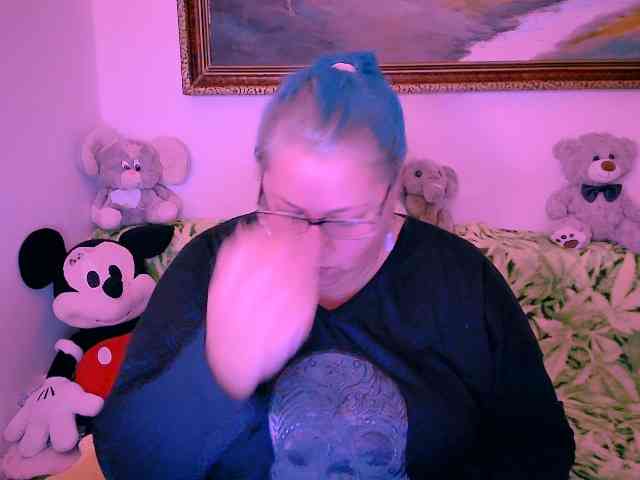 MarryBigBoobs1 webcam