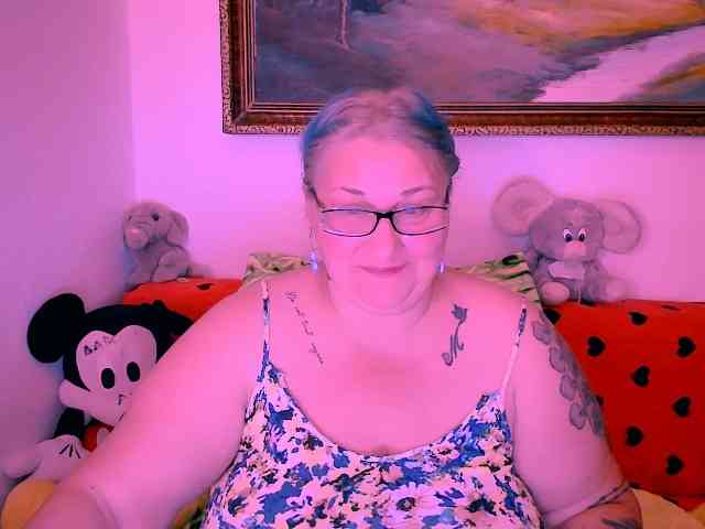 MarryBigBoobs1 webcam