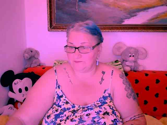 MarryBigBoobs1 webcam