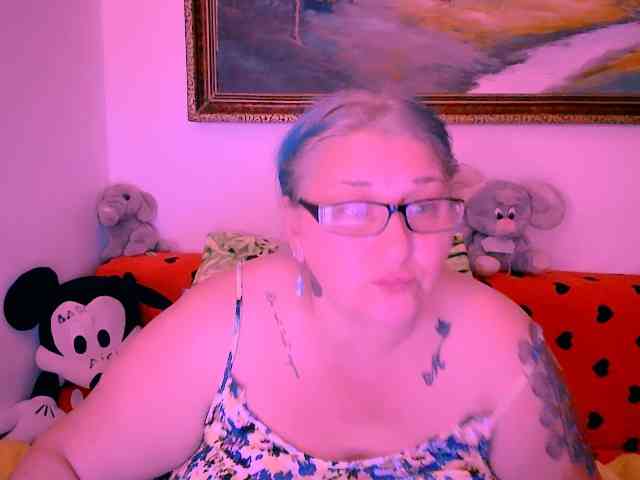 MarryBigBoobs1 webcam