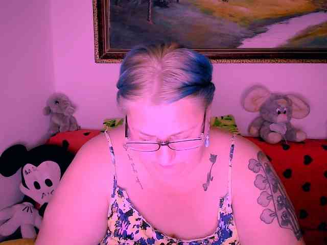 MarryBigBoobs1 webcam