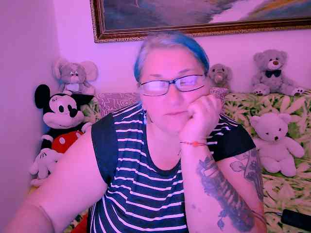 MarryBigBoobs1 webcam