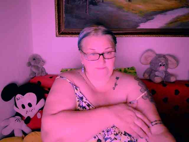 MarryBigBoobs1 webcam