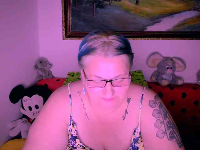 MarryBigBoobs1 webcam