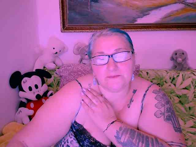 MarryBigBoobs1 webcam