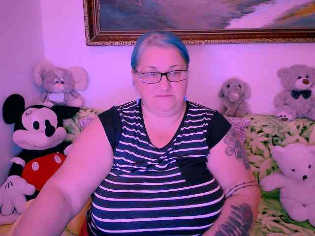 MarryBigBoobs1 webcam