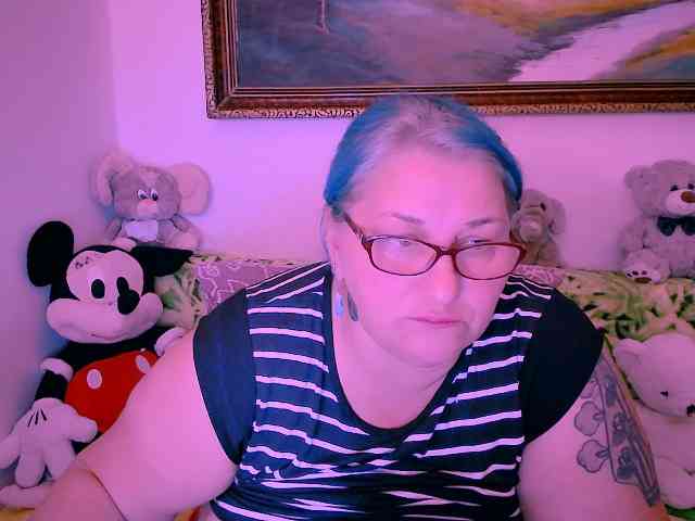 MarryBigBoobs1 webcam