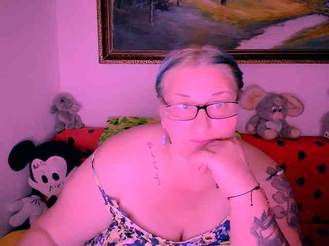 MarryBigBoobs1 webcam