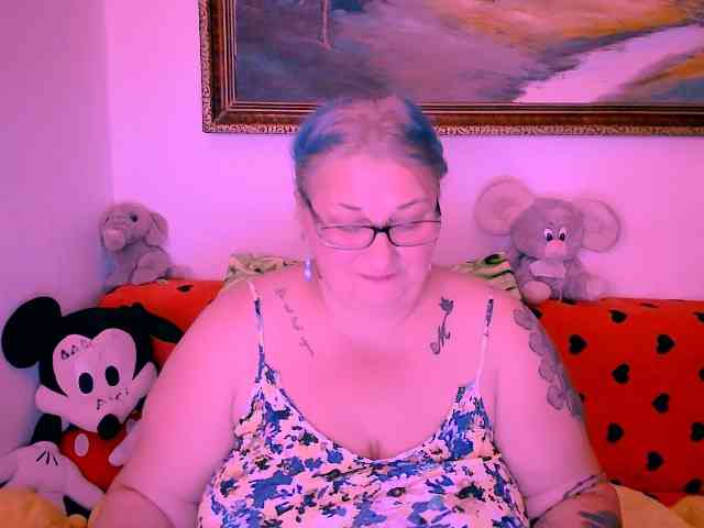 MarryBigBoobs1 webcam