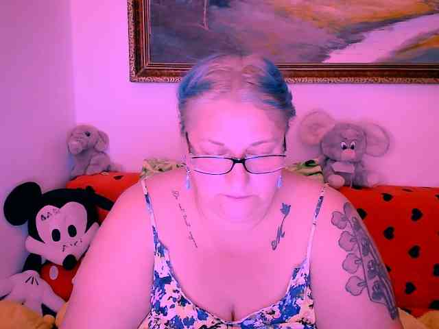 MarryBigBoobs1 webcam
