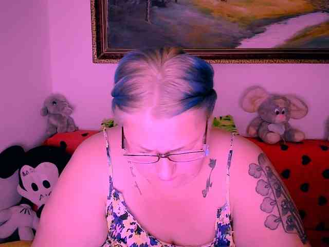 MarryBigBoobs1 webcam