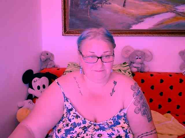 MarryBigBoobs1 webcam