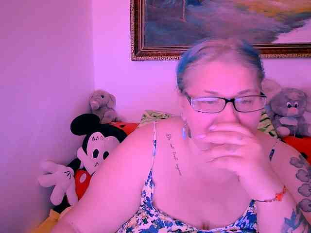 MarryBigBoobs1 webcam