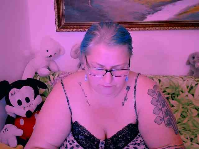 MarryBigBoobs1 webcam