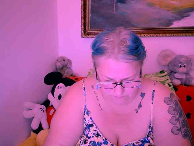 MarryBigBoobs1 webcam