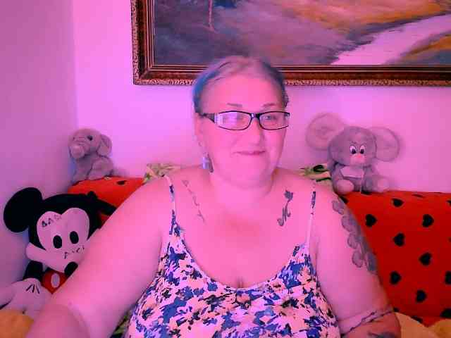 MarryBigBoobs1 webcam