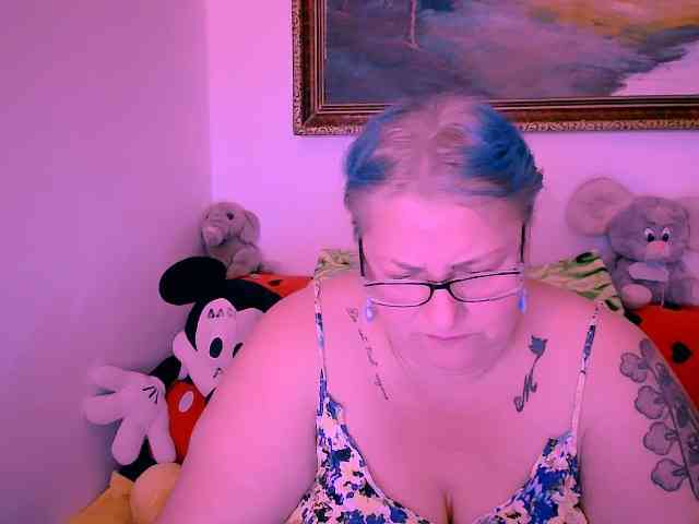 MarryBigBoobs1 webcam