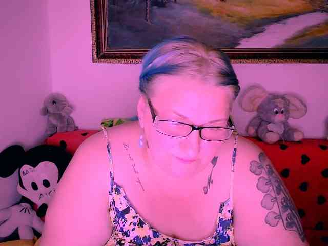 MarryBigBoobs1 webcam