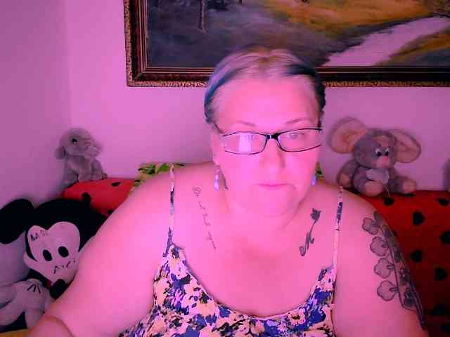 MarryBigBoobs1 webcam