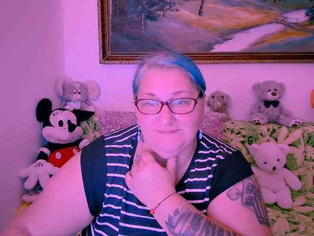 MarryBigBoobs1 webcam